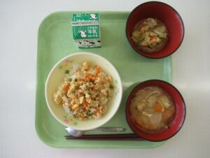 給食の写真（友禅ごはん、鶏ちゃん焼、すったて汁）