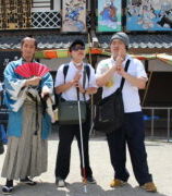東映太秦映画村で新選組のお兄さんと記念撮影